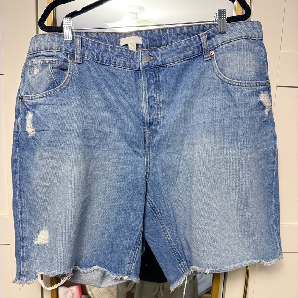 H&M distressed Denim shorts